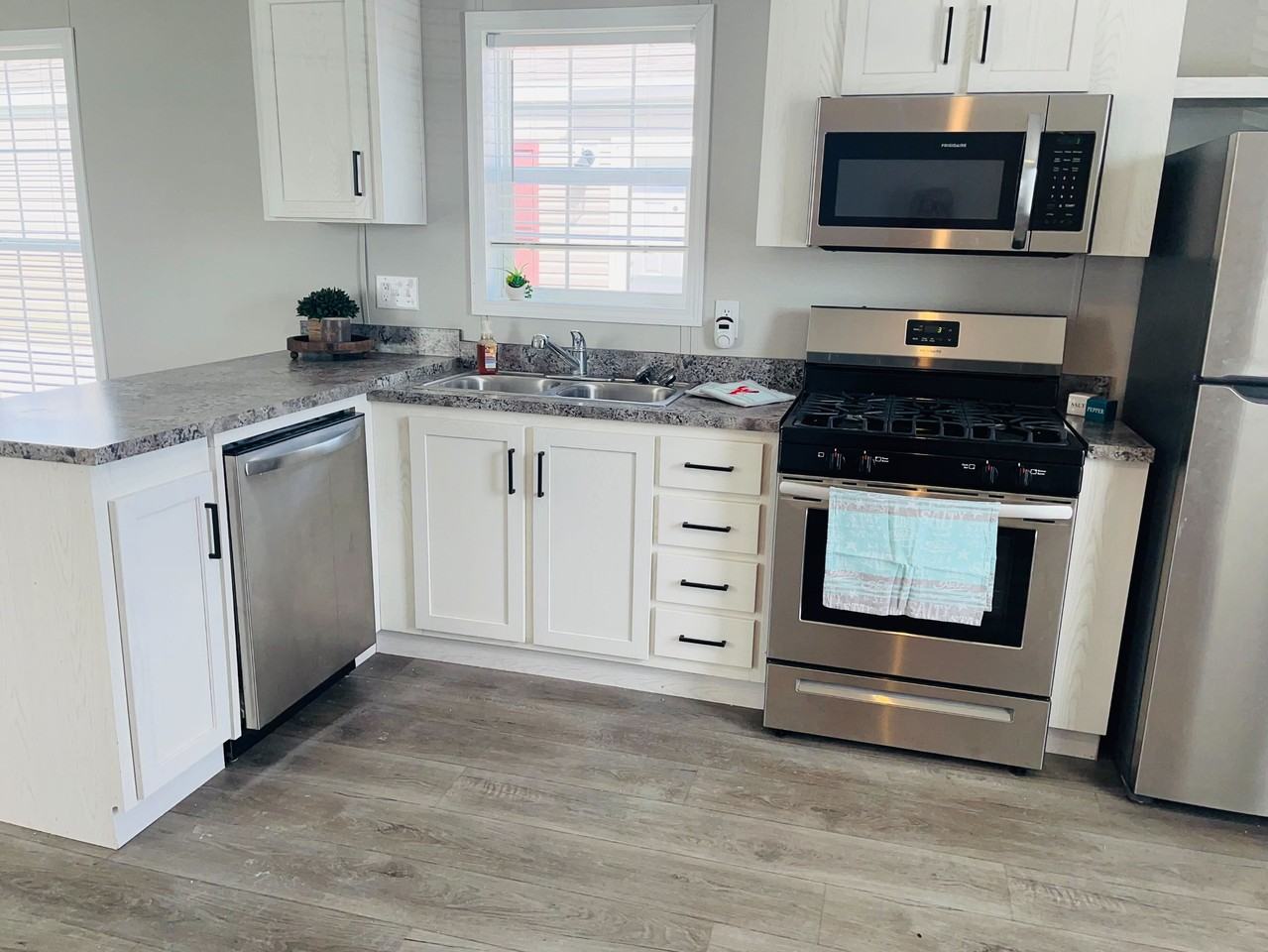 11444 Oakgrove Dr #82 - Photo 2 of 23