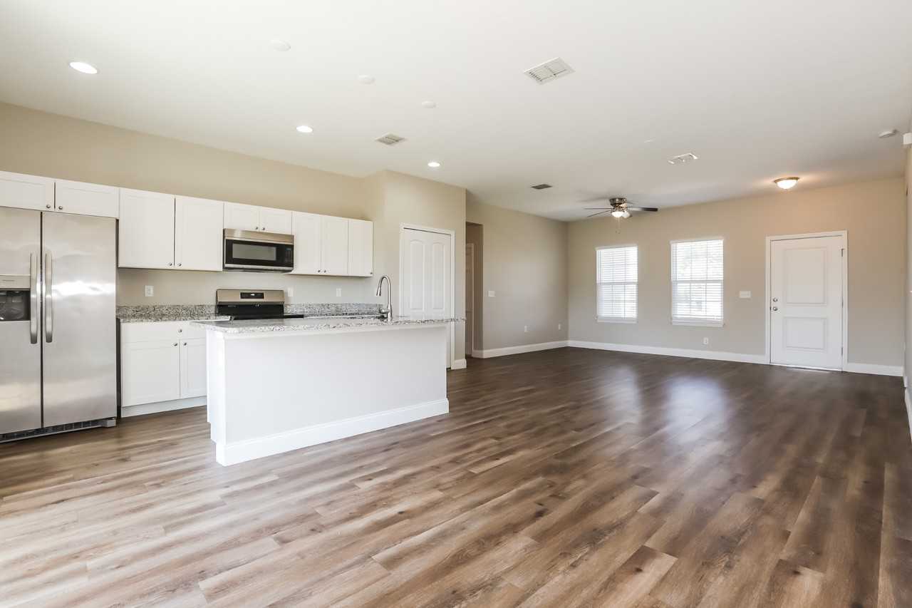708 Martin Ln - Photo 6 of 16