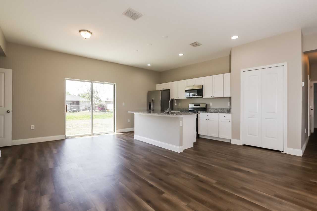708 Martin Ln - Photo 7 of 16
