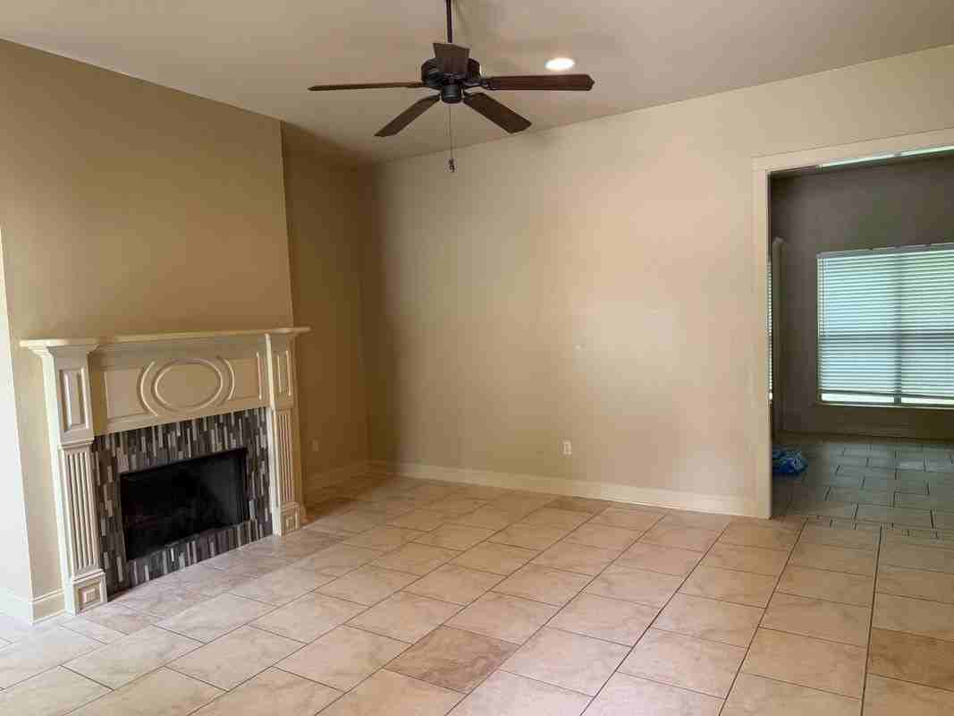 9441 Boone Dr - Photo 2 of 8
