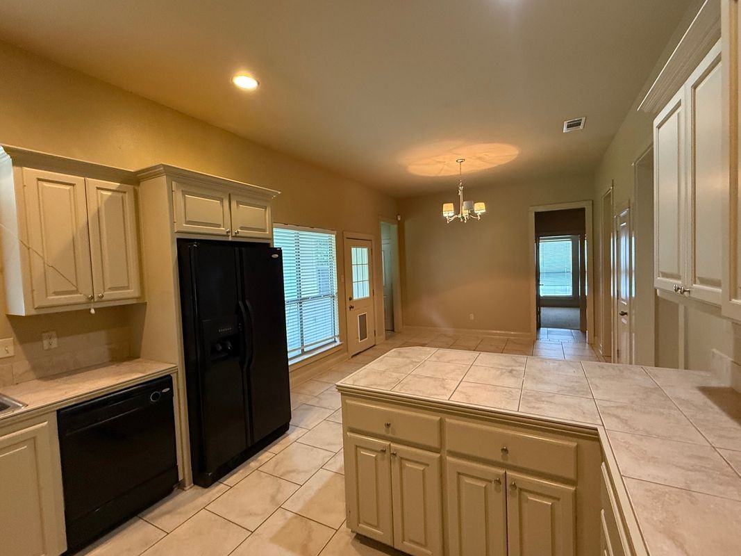 9441 Boone Dr - Photo 4 of 8