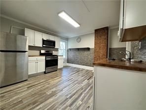 1048 Monroe Ave - Photo 3 of 12