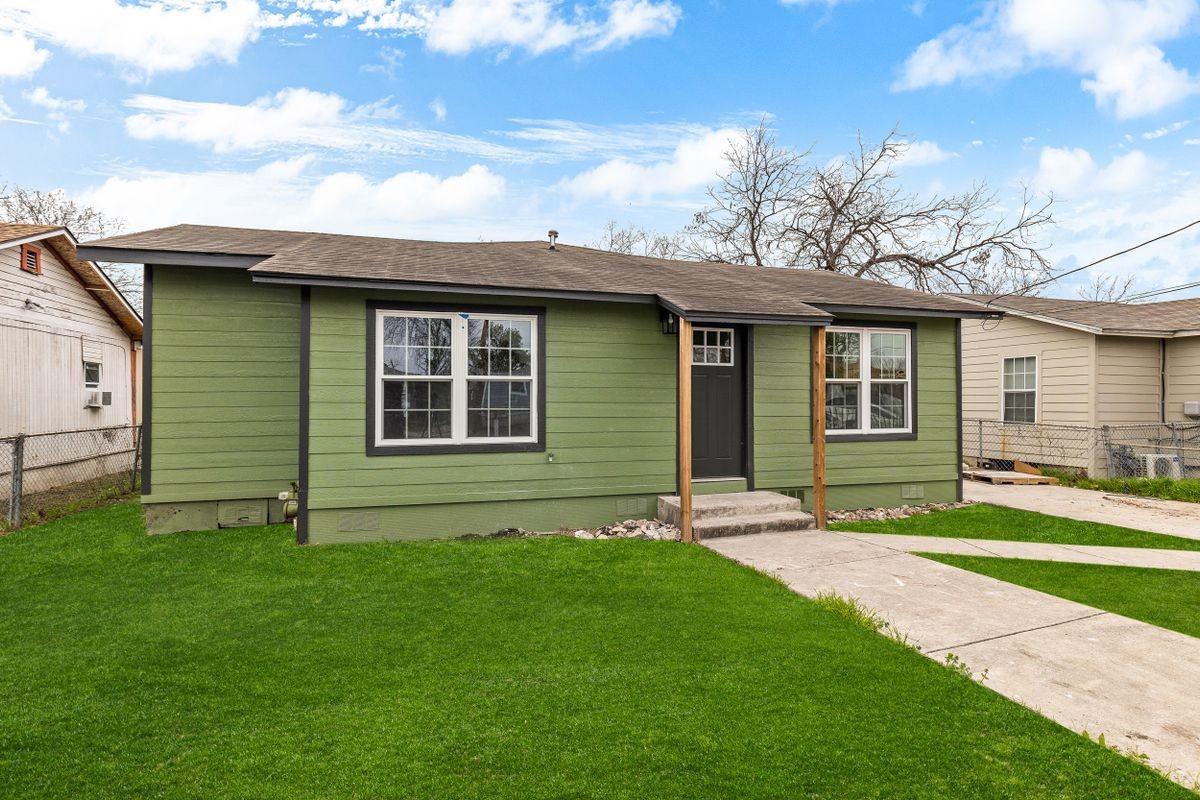 2018 E Drexel Ave - Photo 2 of 22