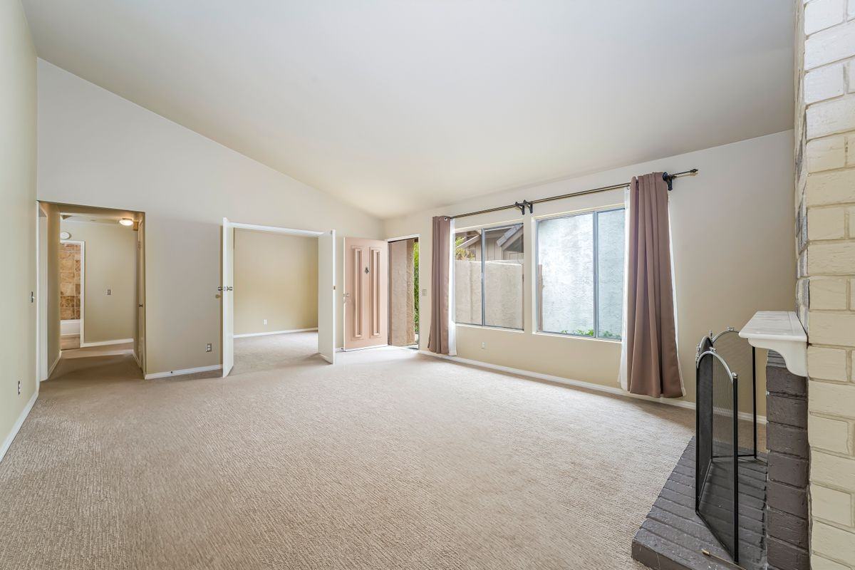 2162 Sweetbriar Rd - Photo 6 of 33