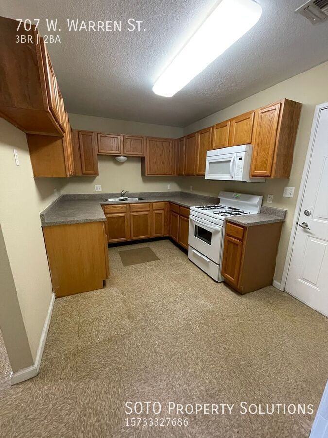 707 Warren St - Photo 3 of 13