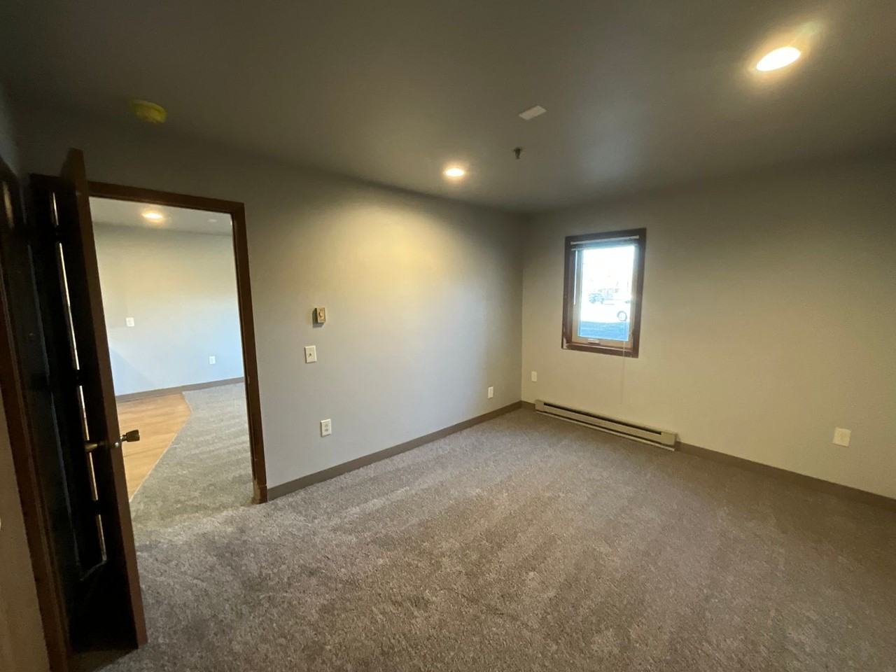 1038 Fond du Lac Ave - Photo 5 of 21