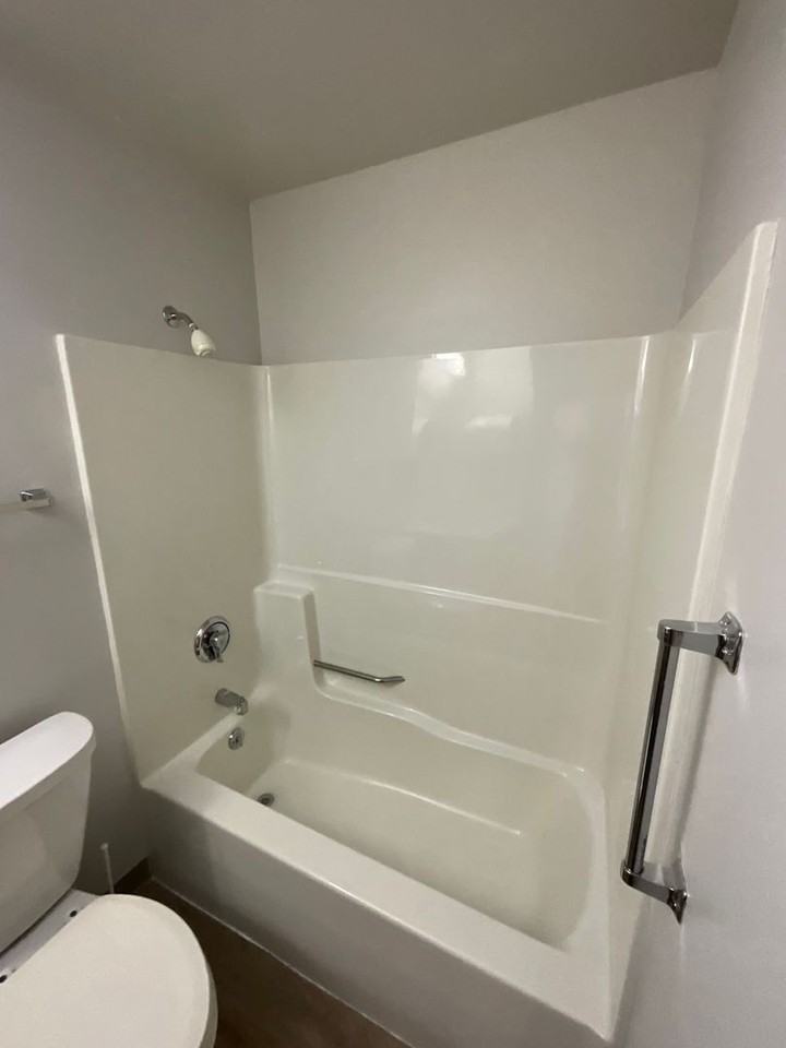 1038 Fond du Lac Ave - Photo 6 of 16