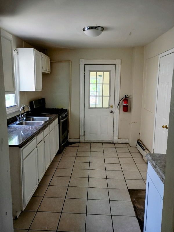 28 Grant St - Photo 3 of 20