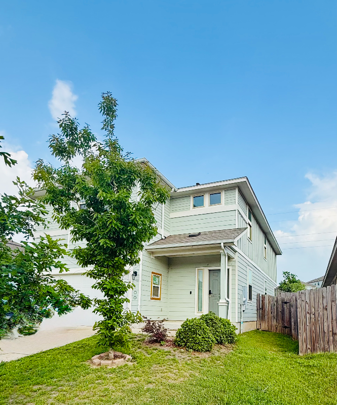 400 Eagle Brook Ln - Photo 2 of 16