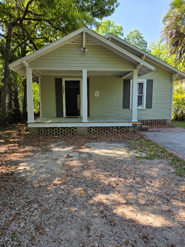 208 Reid St - Photo 2 of 10