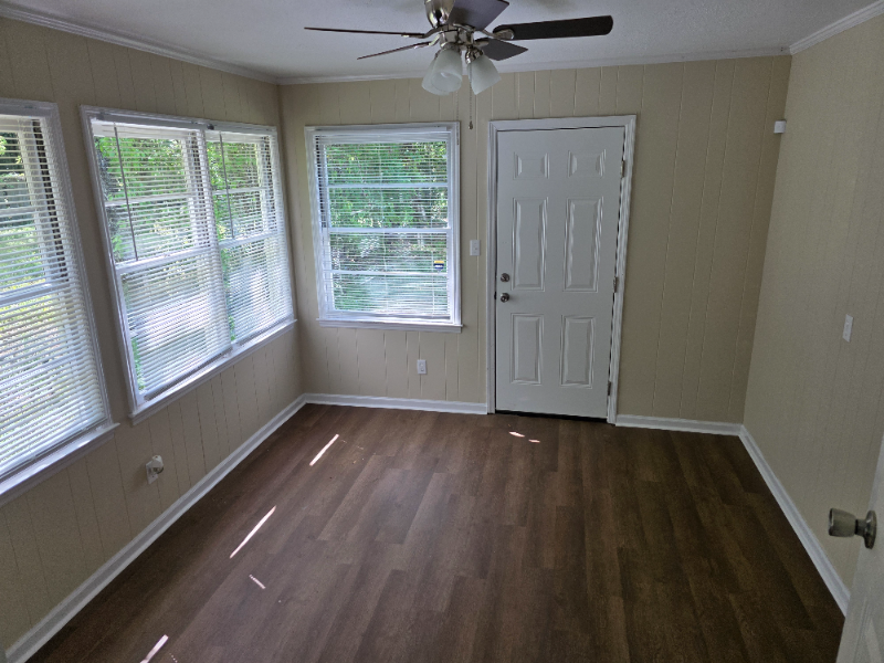 208 Reid St - Photo 6 of 10