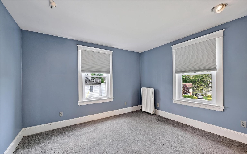 510 Evesham Ave - Photo 3 of 8