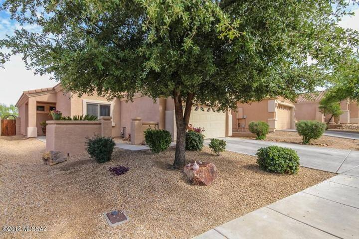 2289 E Stone Stable Dr - Photo 2 of 20