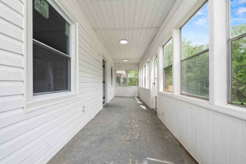 341 Manning St - Photo 2 of 18