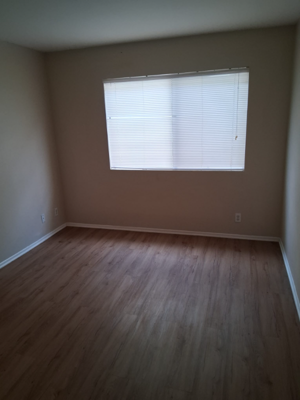 4438 W 138th St - Photo 2 of 7