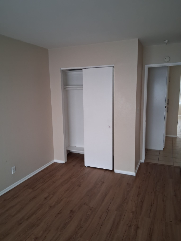 4438 W 138th St - Photo 3 of 7