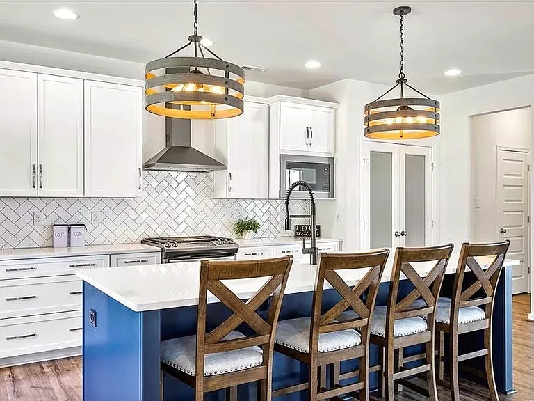 10801 Porter Park Ln - Photo 2 of 15