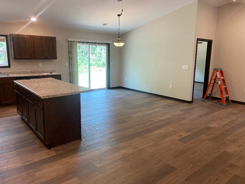 940 Crown Ave - Photo 3 of 13