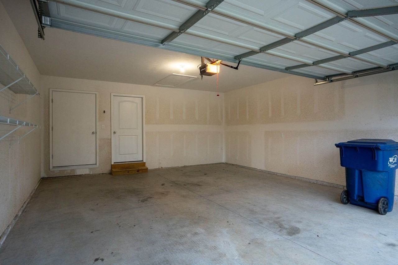 5468 S Main St - Photo 4 of 28