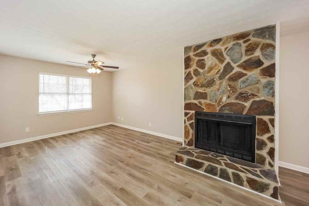 295 Widgeon Dr - Photo 4 of 17
