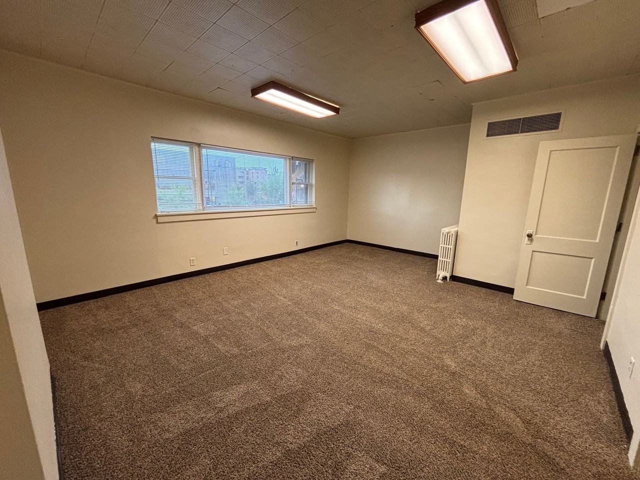 611 Ohio Street - Photo 6 of 11