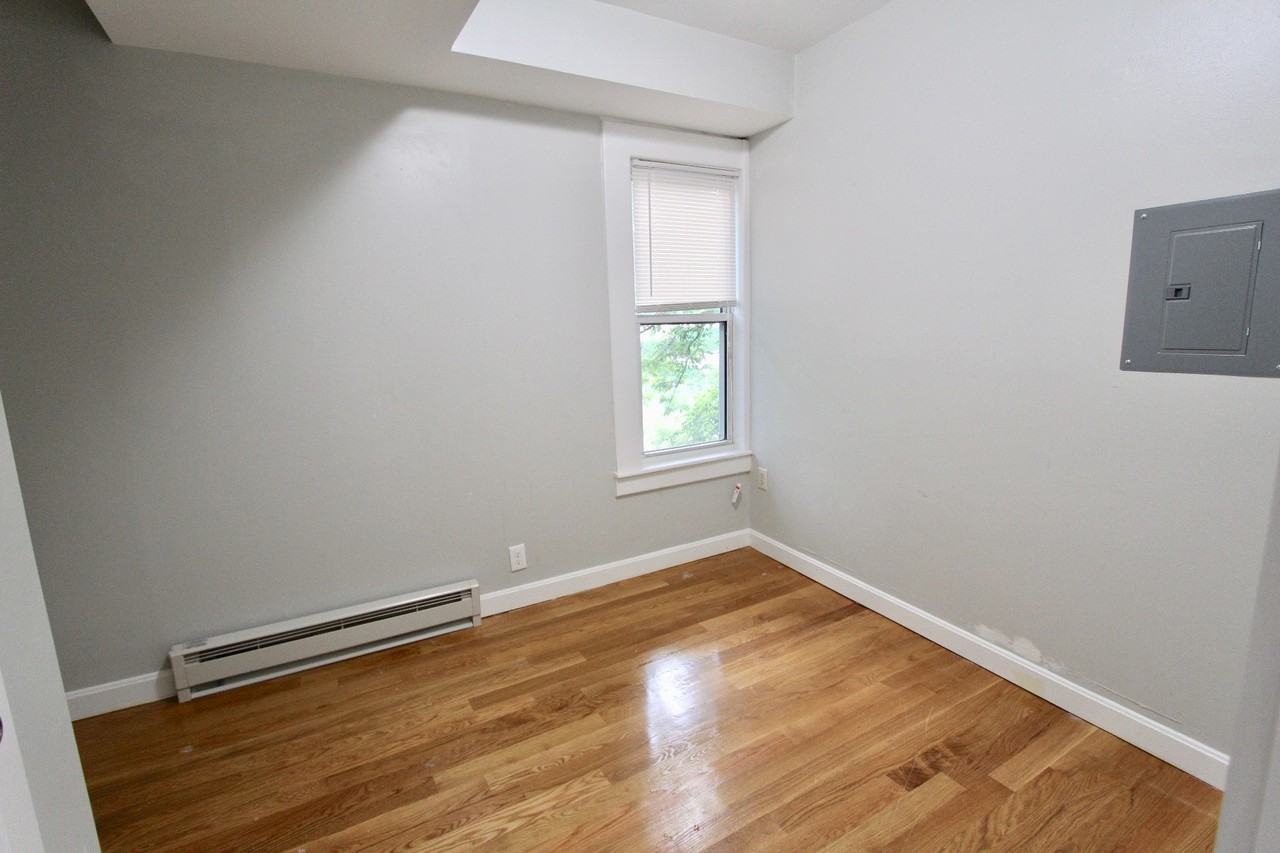 94 E Cottage St #2 - Photo 3 of 9