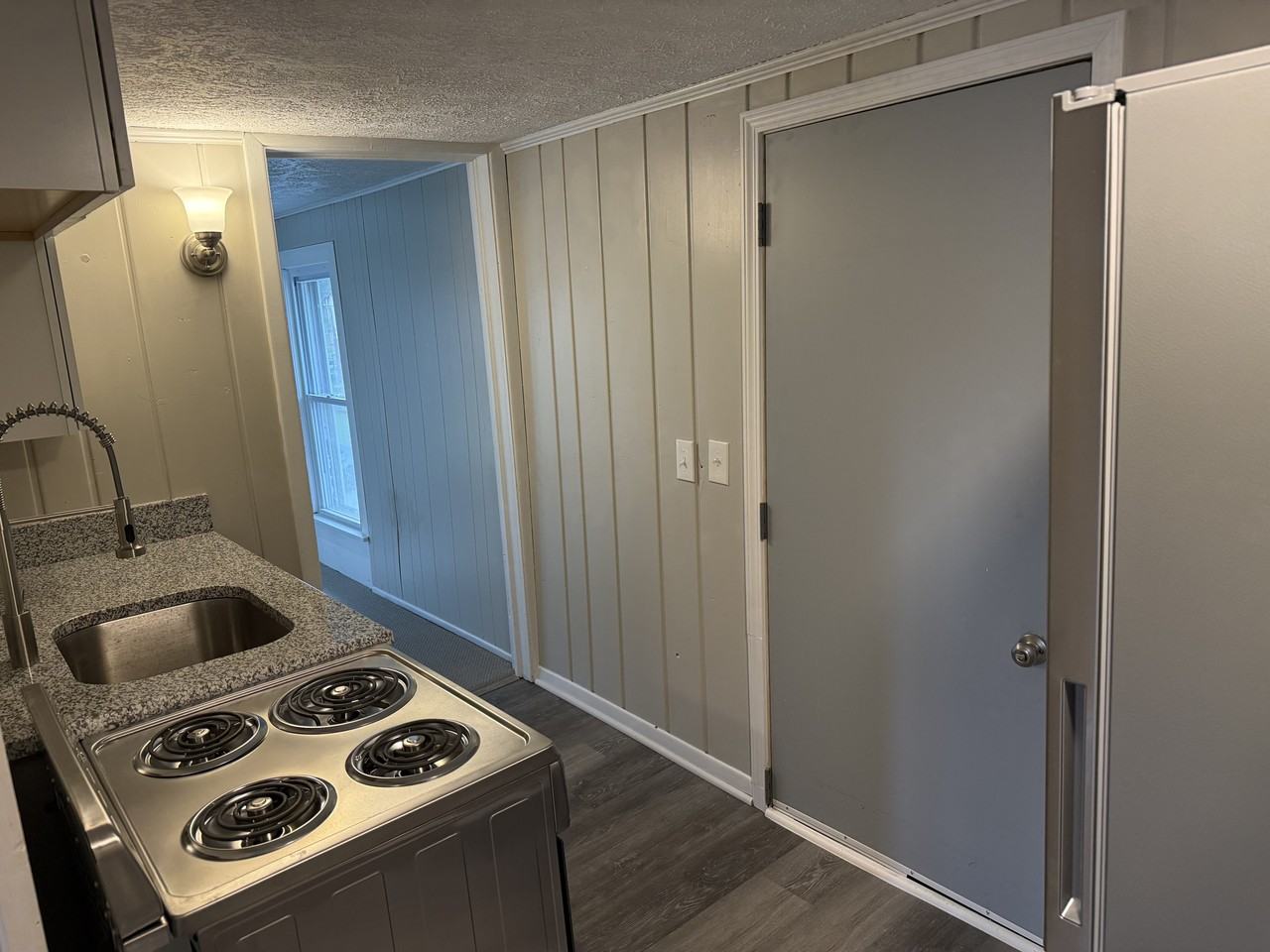 58 Adelaide Ave - Photo 3 of 12