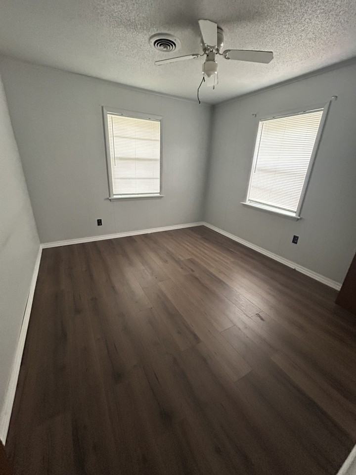 305 Prothroe Dr #311 - Photo 2 of 6