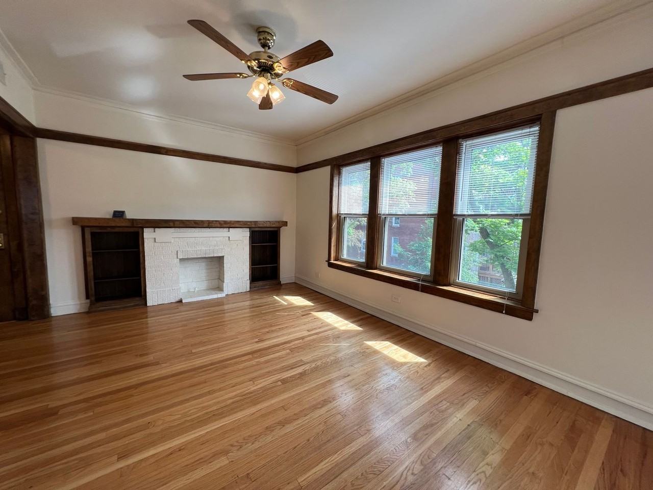 1535 W. Addison - Photo 3 of 50