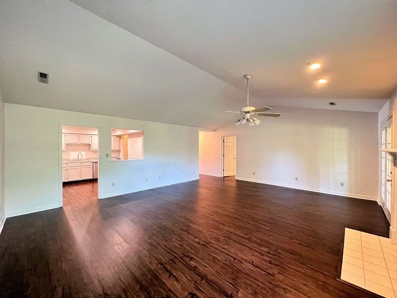 144 Confederacy Cir - Photo 3 of 17