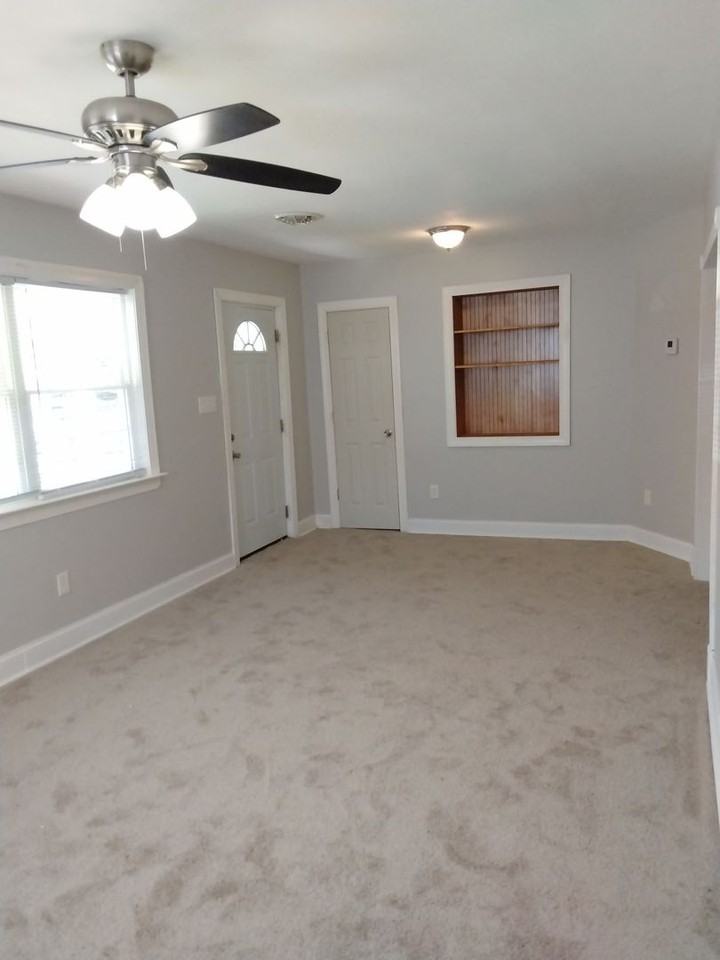 106 S Confederate Ave - Photo 2 of 18