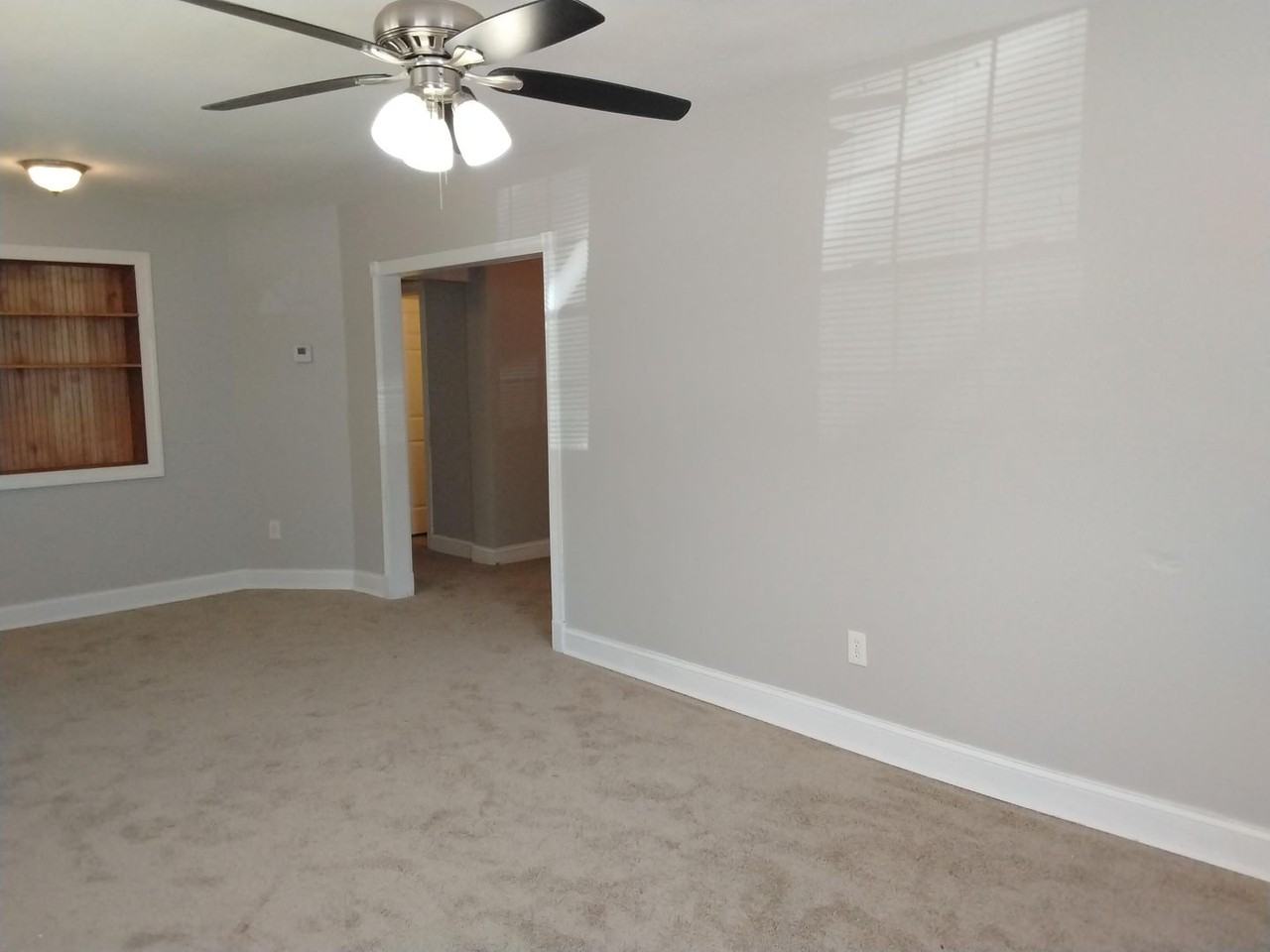 106 S Confederate Ave - Photo 3 of 18