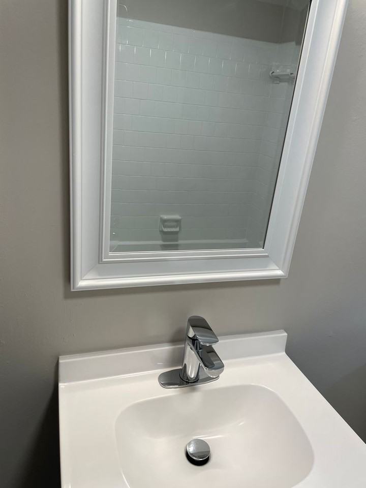 139 Watson St - Photo 2 of 12