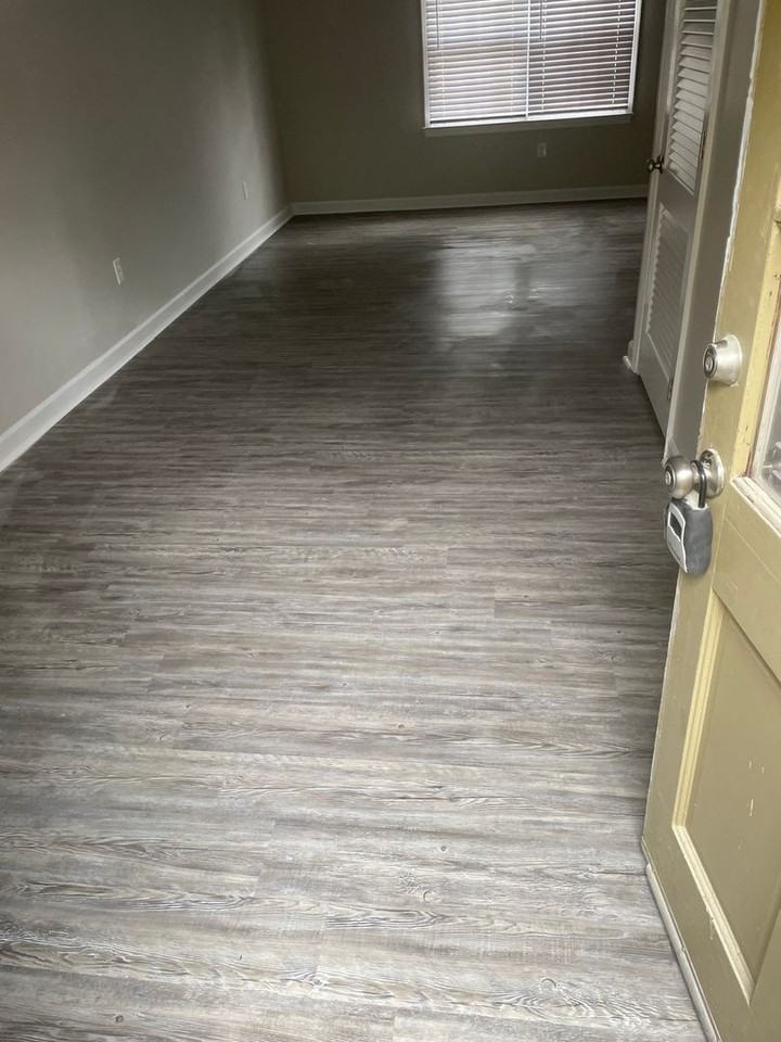 139 Watson St - Photo 3 of 12