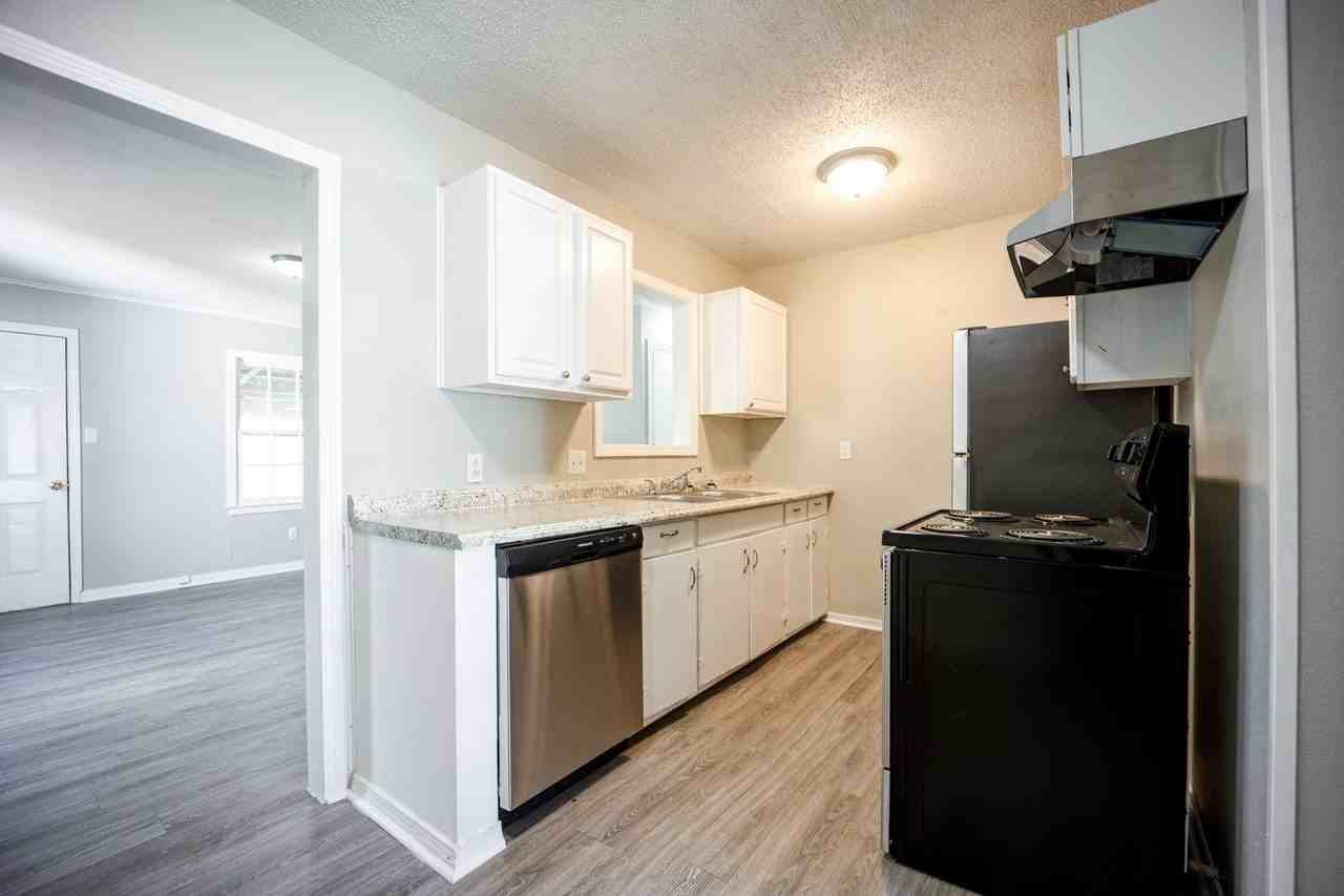 1108 N 36th St - Photo 3 of 23