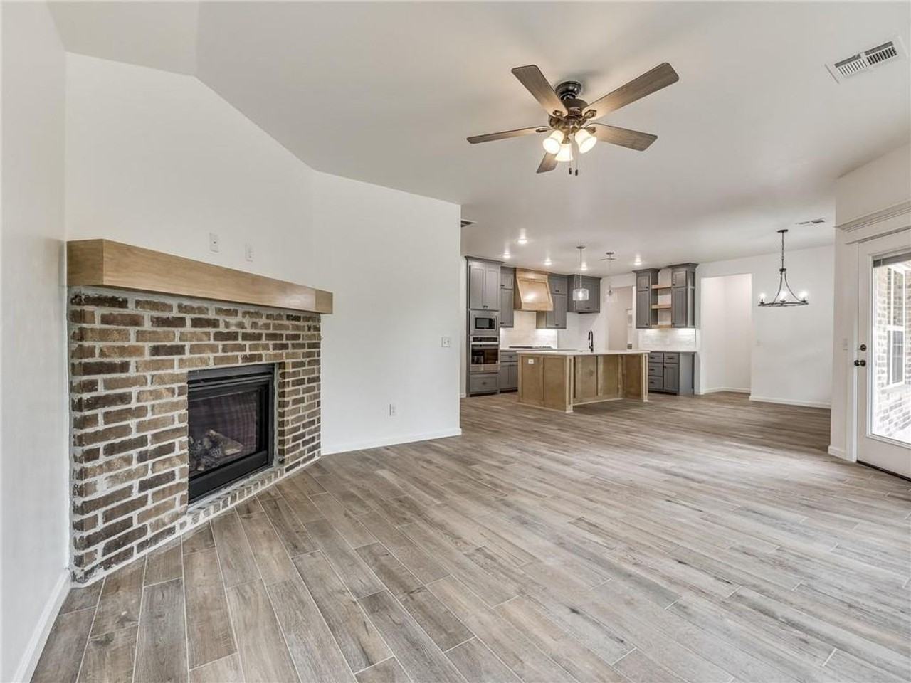 1460 Deer Ridge Run - Photo 3 of 18