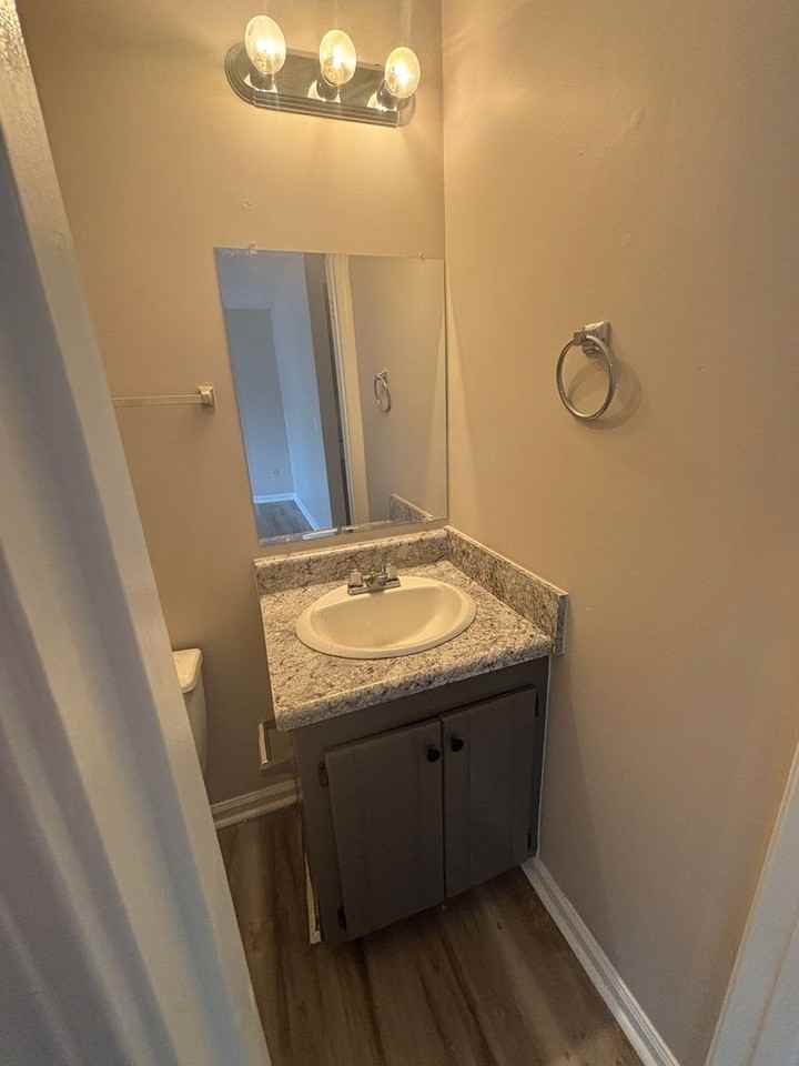 122 Lari Ln - Photo 2 of 10