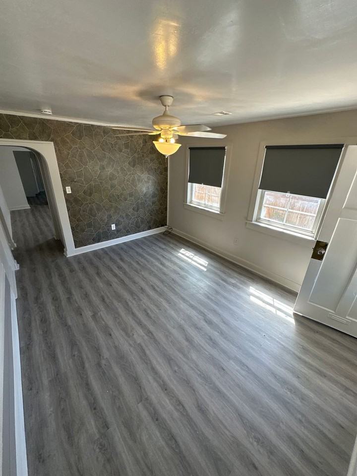 662 York St - Photo 5 of 28
