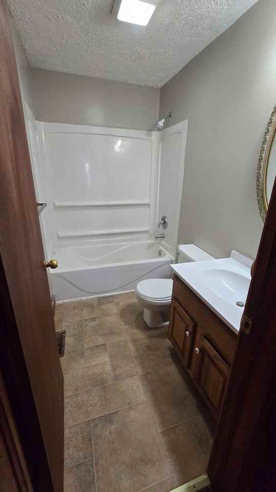 2003 E 16th St - Photo 4 of 9