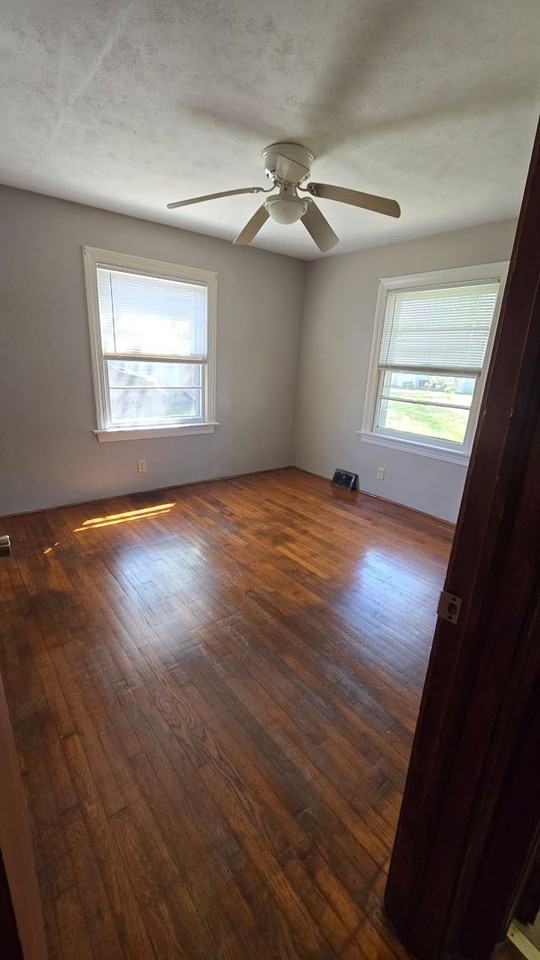 2003 E 16th St - Photo 7 of 9