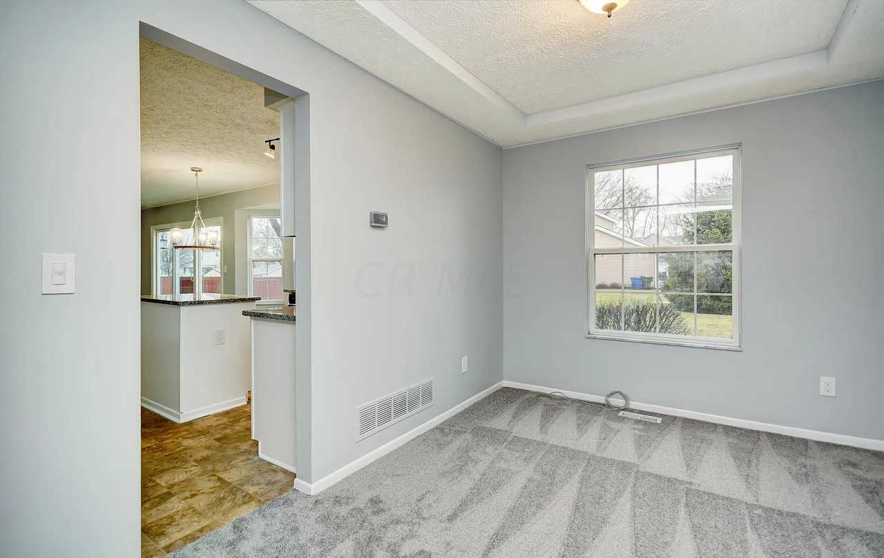 846 Thornapple Grv #NA - Photo 7 of 32