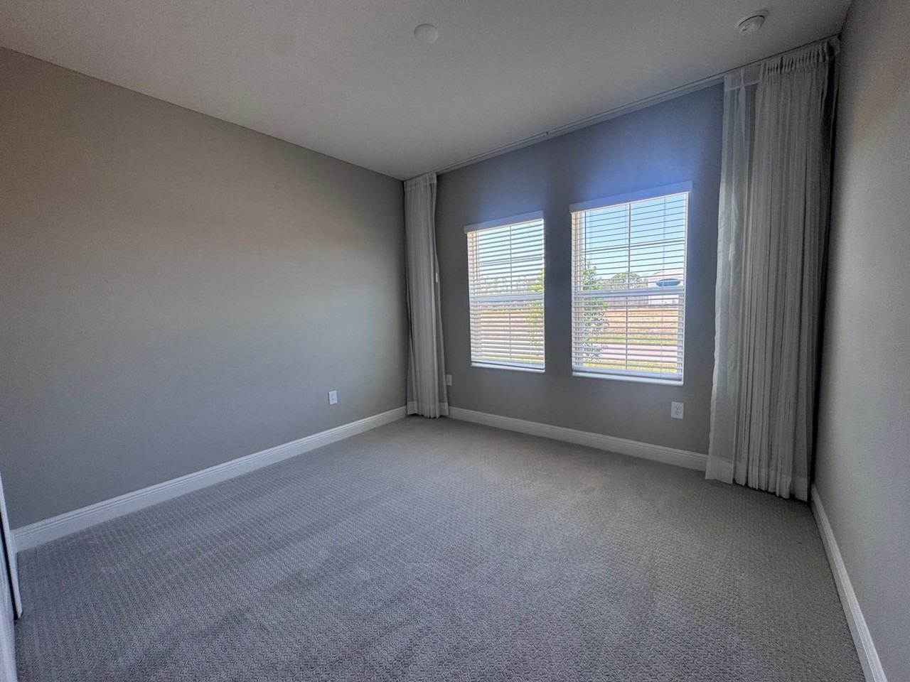 10214 Crystal Isles Cir - Photo 6 of 46