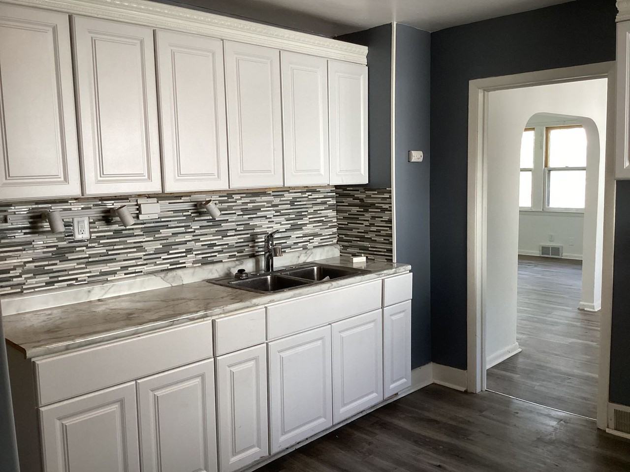 4532 W Eggert Pl - Photo 2 of 13