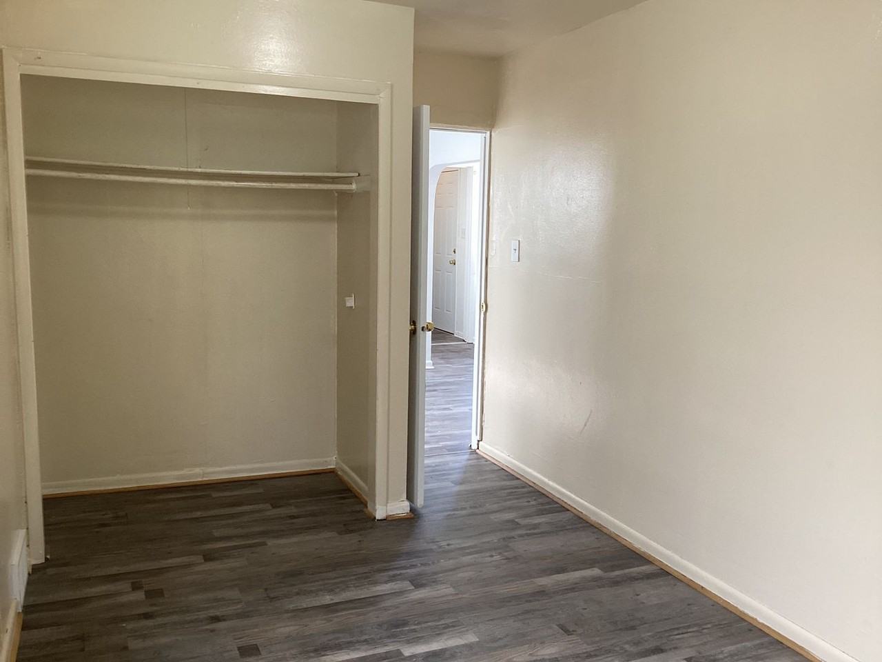 4532 W Eggert Pl - Photo 3 of 13