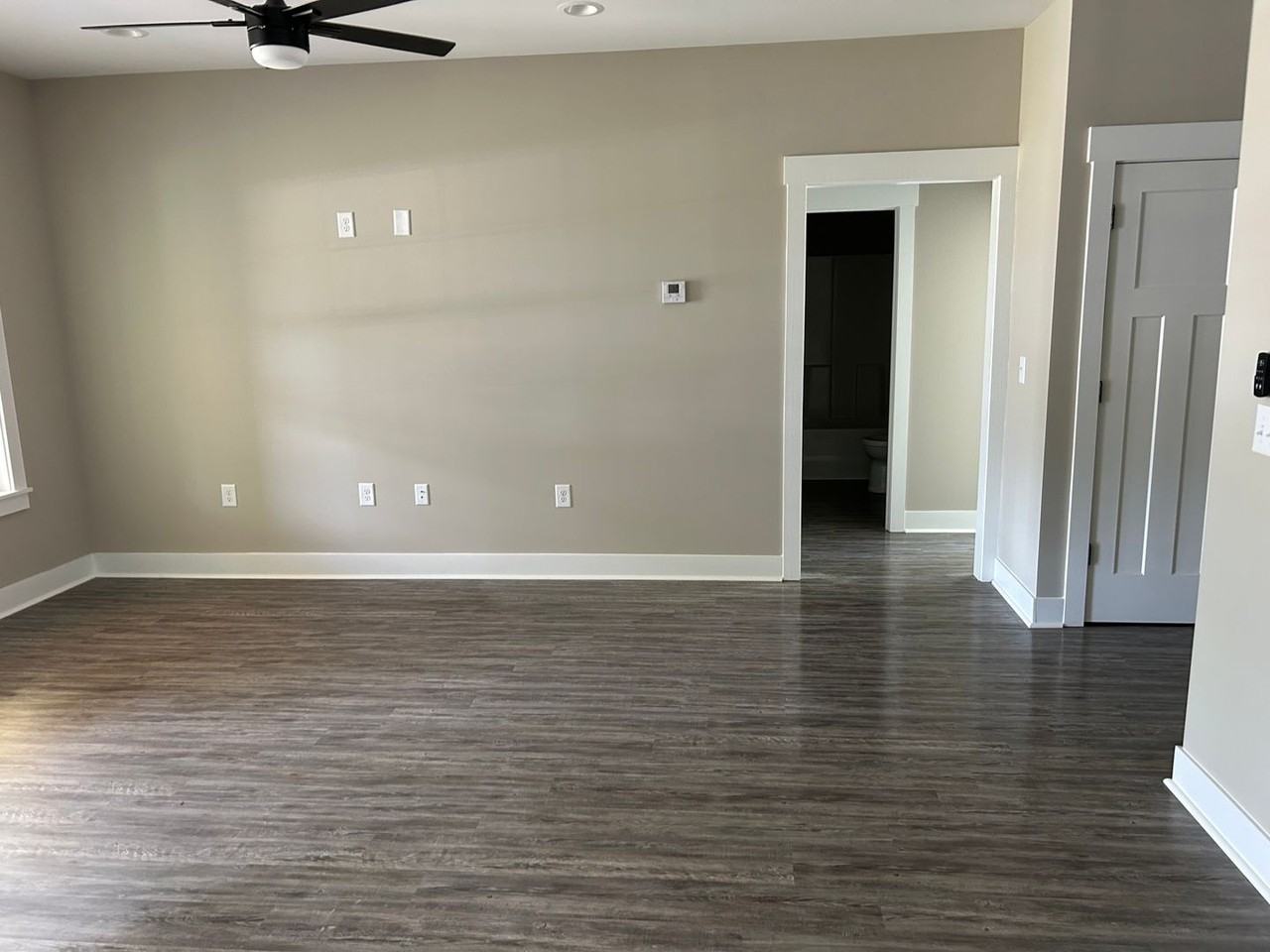 100 Nora Ln - Photo 4 of 33