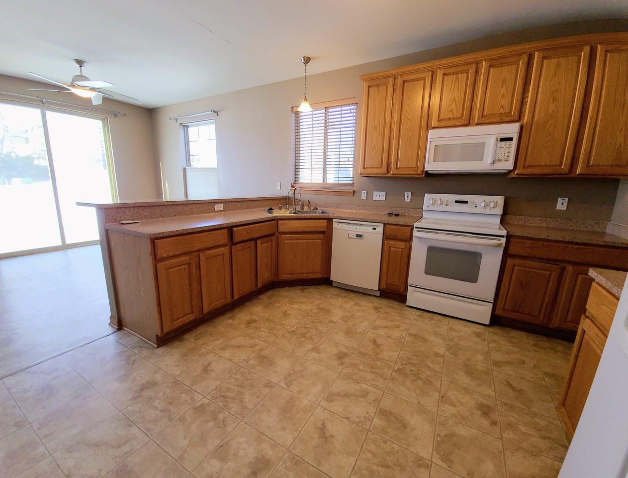 1805 Deer Path #NA - Photo 4 of 28
