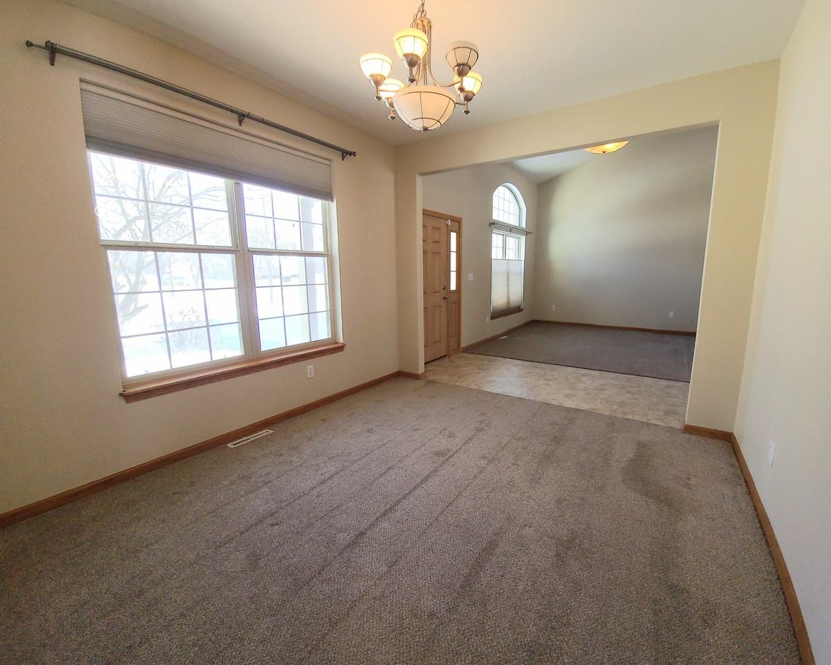 1805 Deer Path #NA - Photo 7 of 28