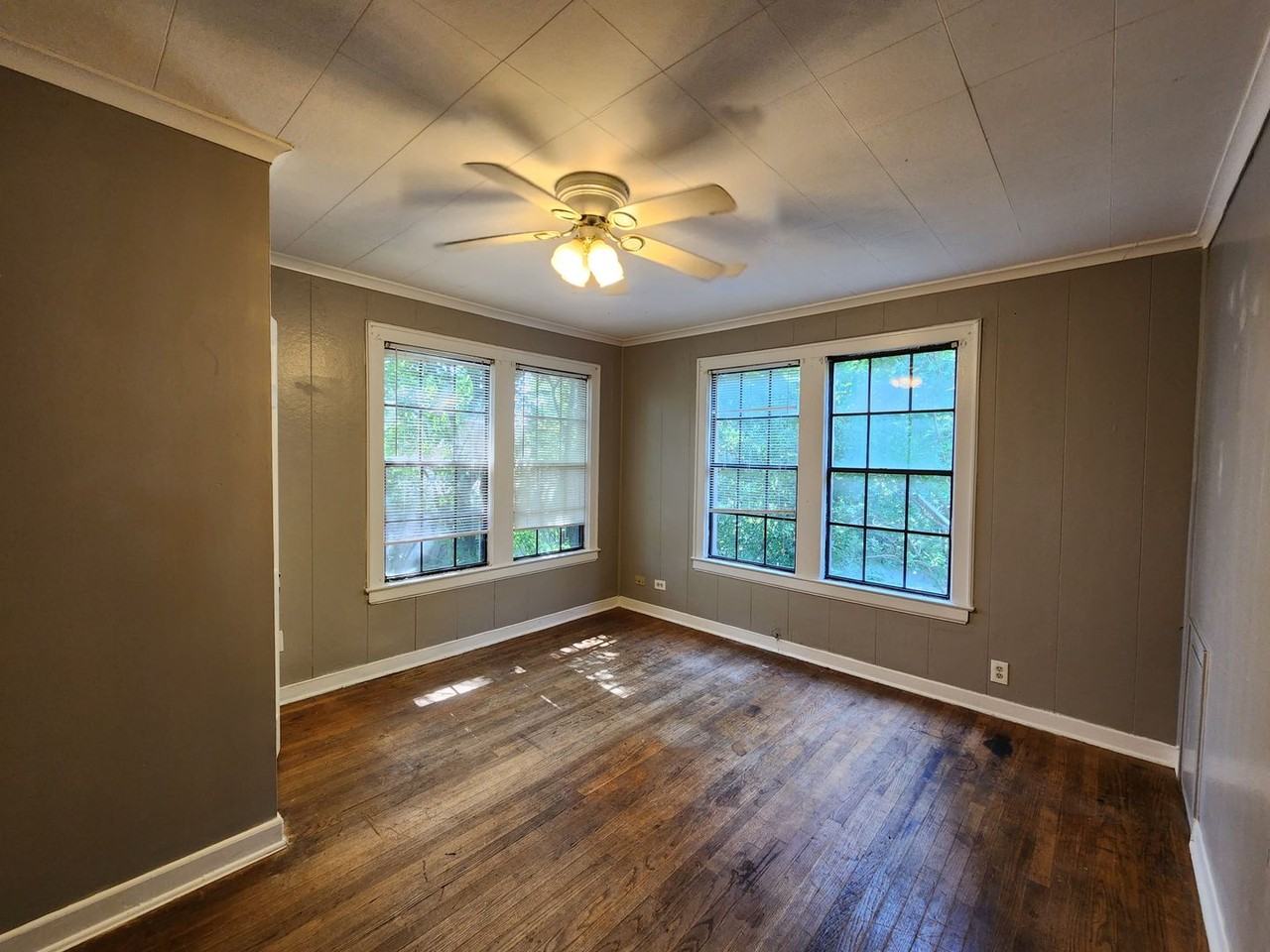211 Merrick St - Photo 6 of 7