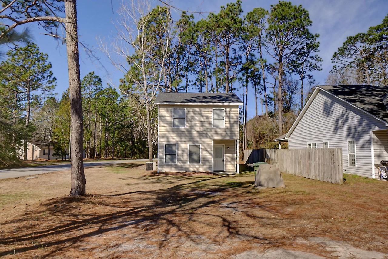 144 Charter Dr - Photo 2 of 19