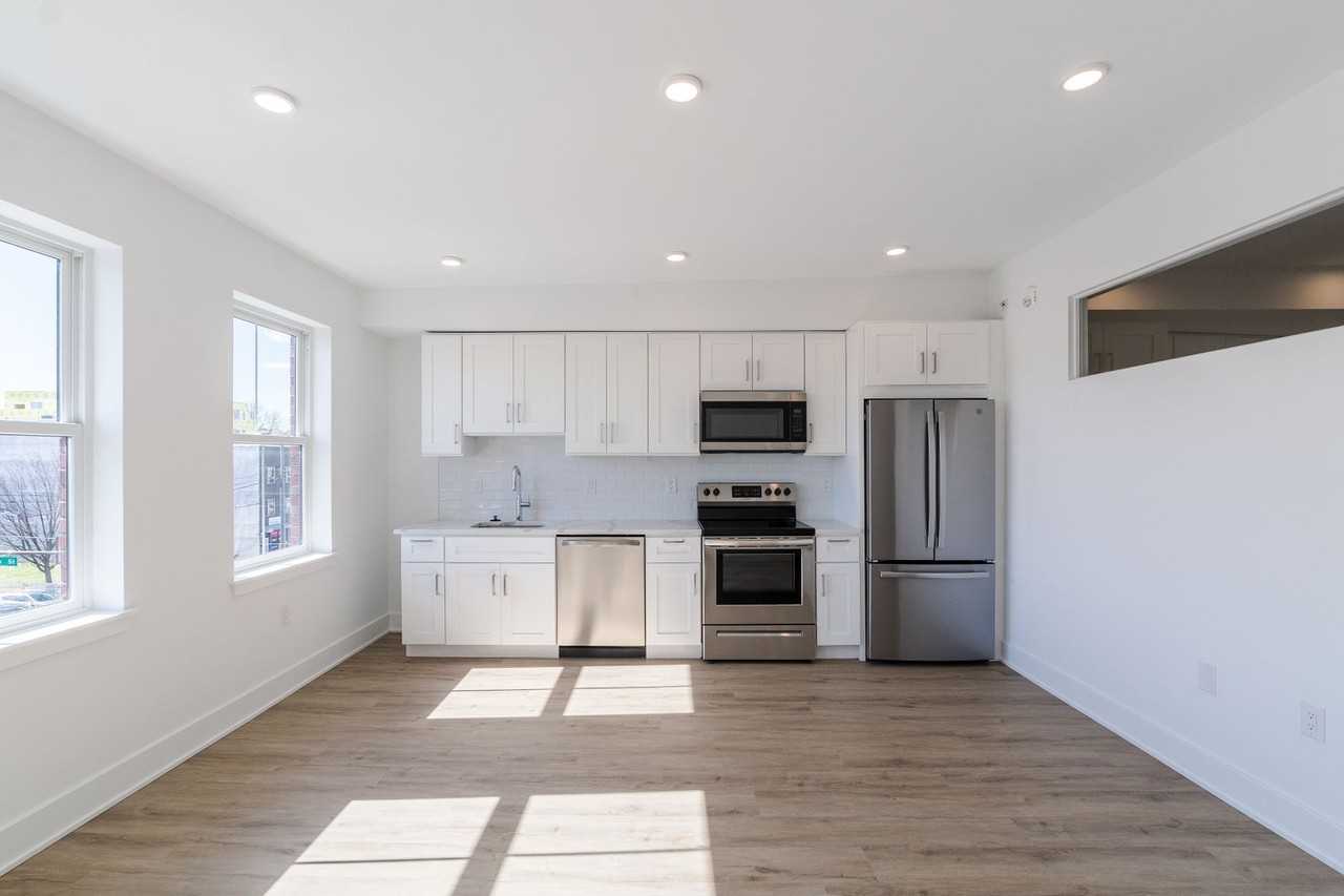 1201 W Girard Avenue - Photo 2 of 50